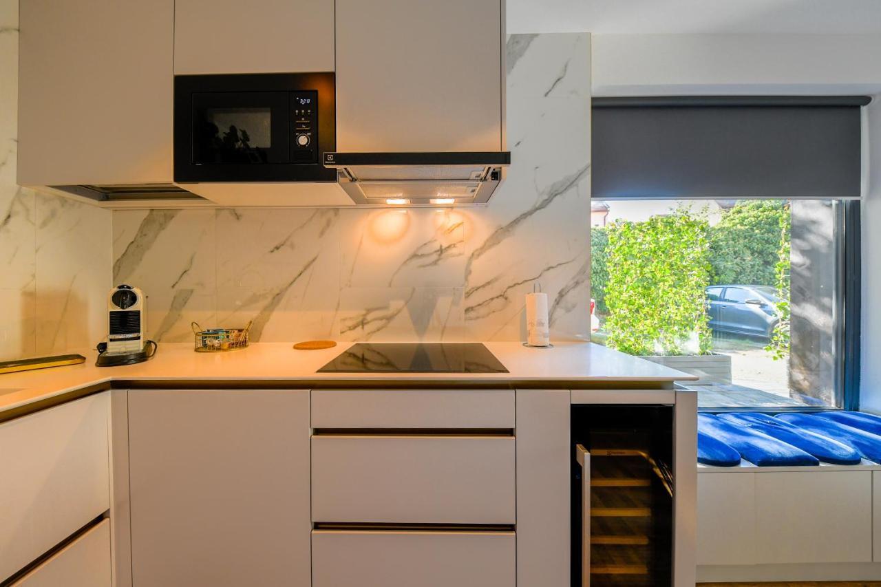 Designer Apartment In The City Center Cluj-Napoca Exterior photo